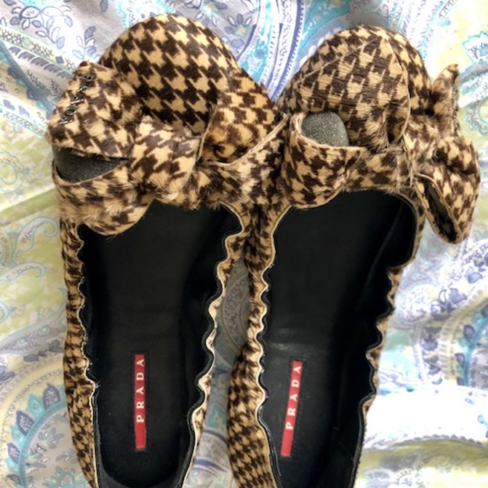 NWOT Authentic Prada horse hair bow flats
